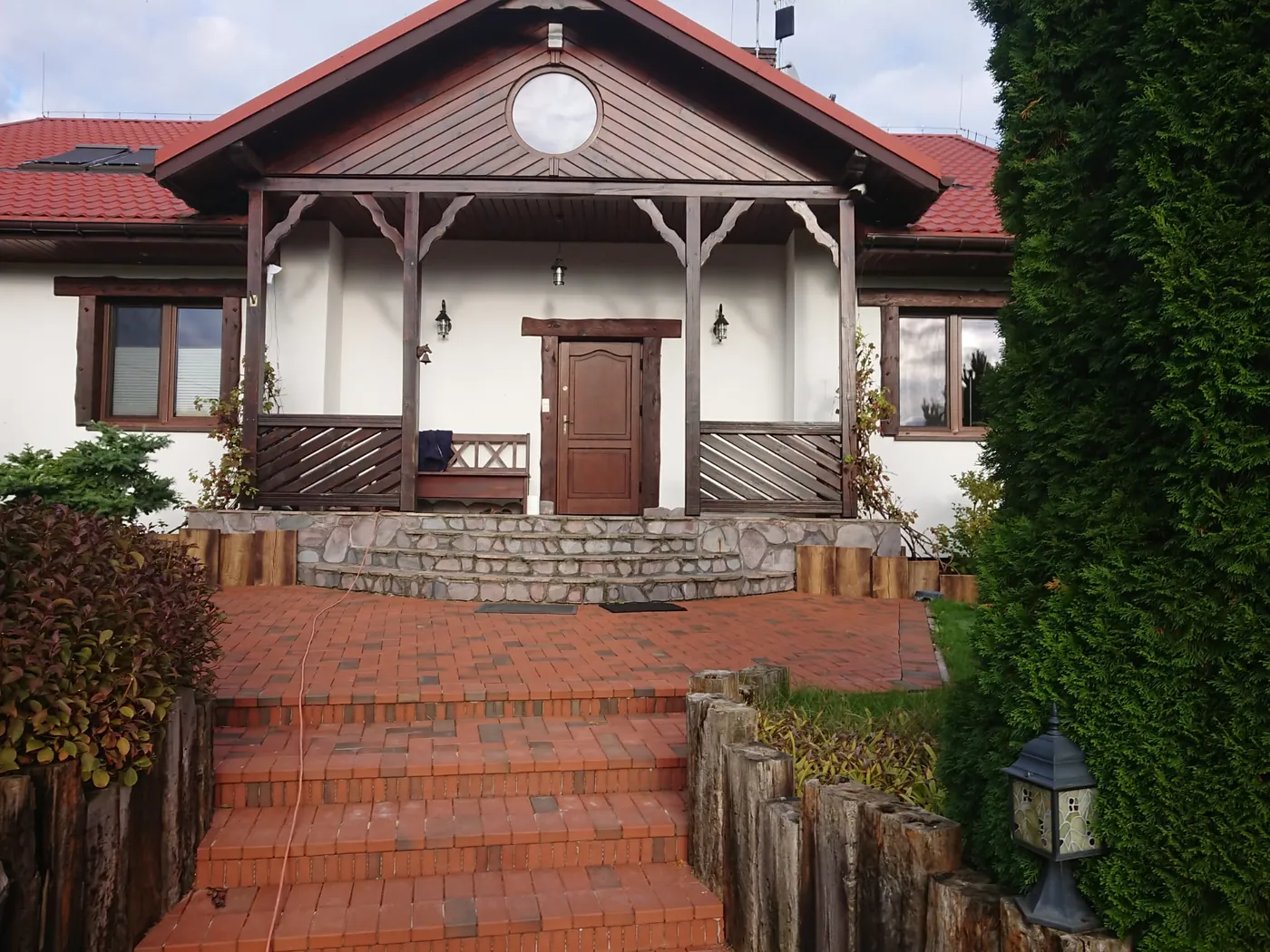 Schody zewnętrzne z kostki brukowej — realizacja
